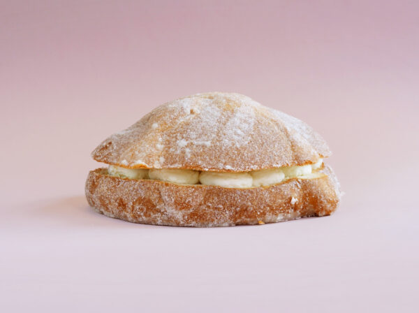 Pan de Muerto Relleno de Crema Batida