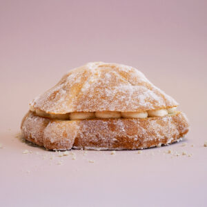 Pan de Muerto Relleno de Crema de Mazapán Chico