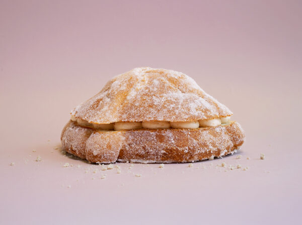 Pan de Muerto Relleno de Crema de Mazapán